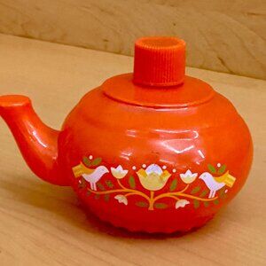 vintage Avon "Little Dutch Kettle" bath foam soap bottle